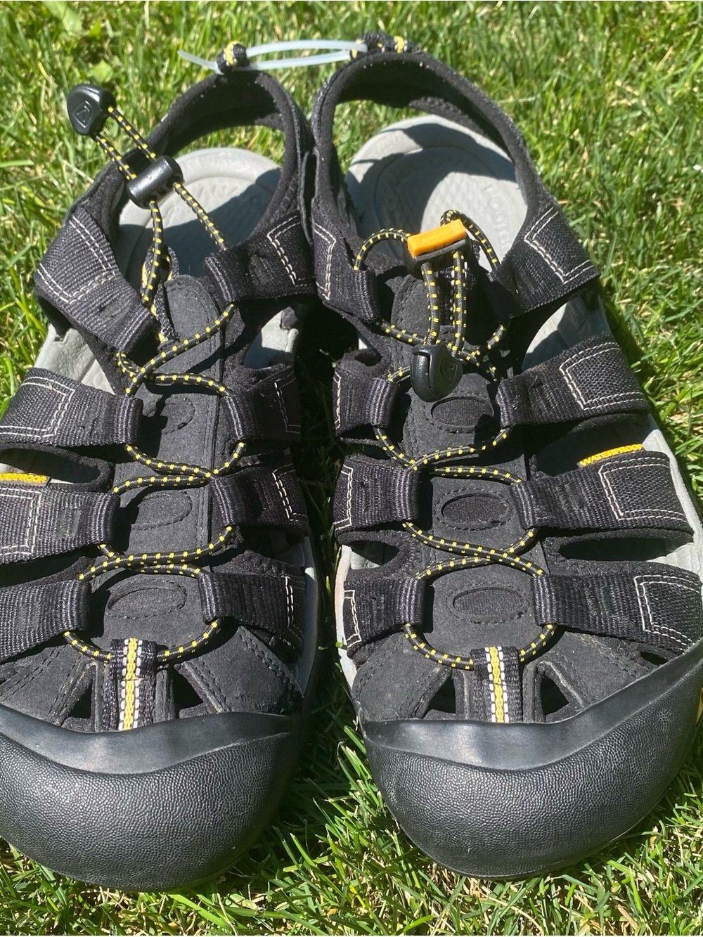 Keen Men's Newport H2 Sport Sandals 1001907 Size 11.5 EU 45 Black Yellow - Picture 3 of 15